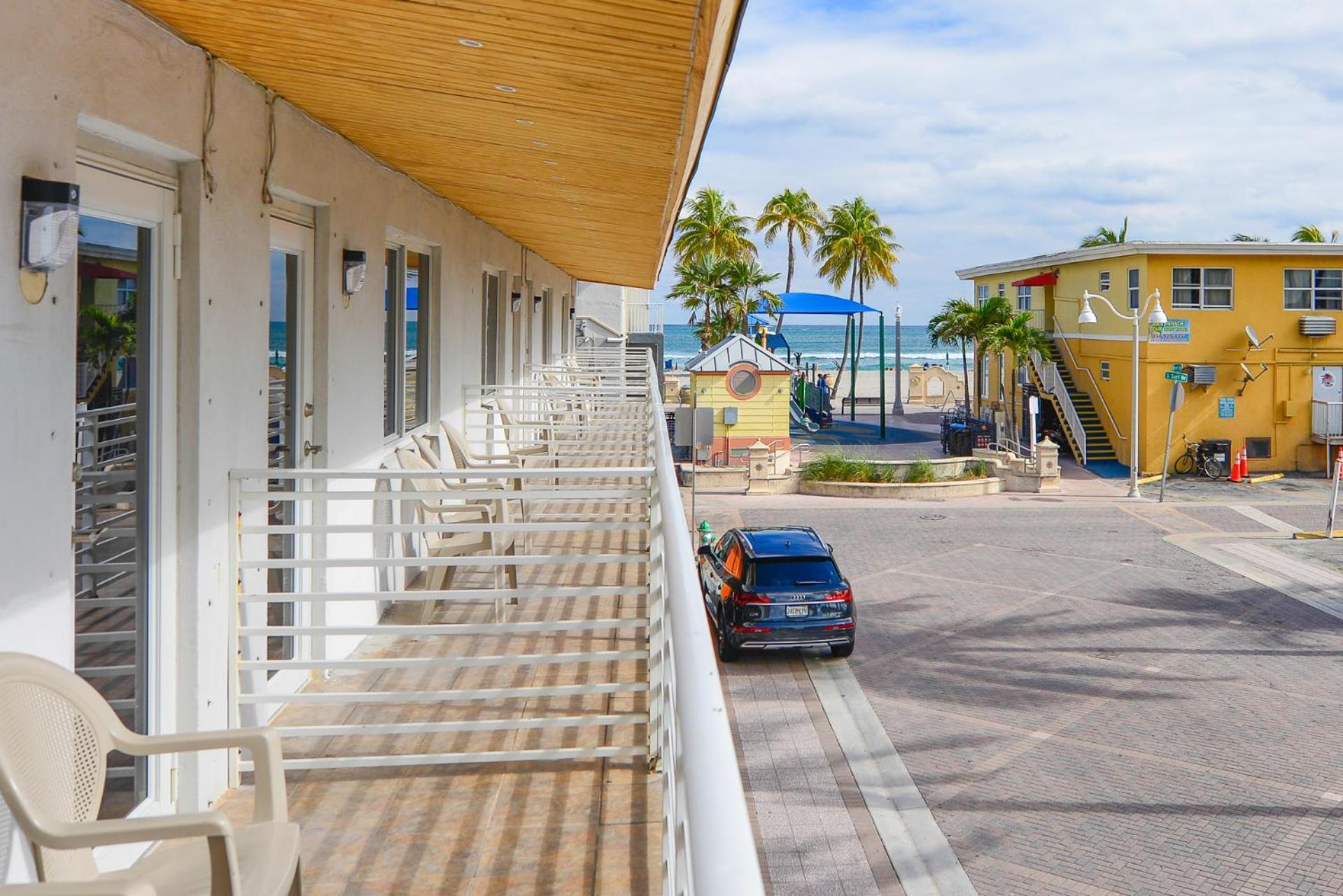 Amazing Balcony Studio At The Beach With Parking -M44 Hollywood Exterior photo
